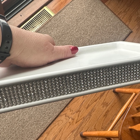 Bella Luxx White and Silver Bath Accessory Set - Picture 3 of 5